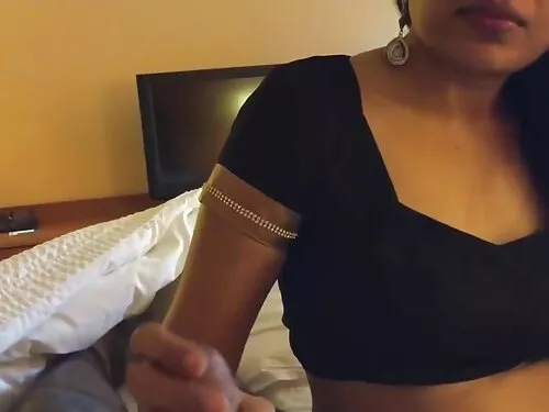 ह्यान्डसम गिगोलो ब्य ...